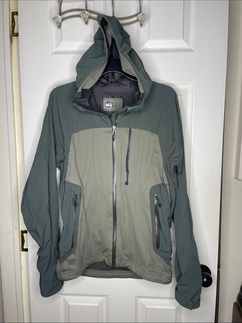 REI Two-Tone Olive & Dark Green Hooded Softshell Jacket. Size S